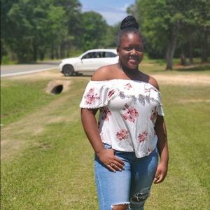 Meet your Posher, Mia